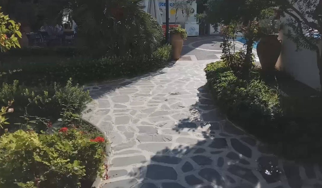 尼基斯田园酒店主图