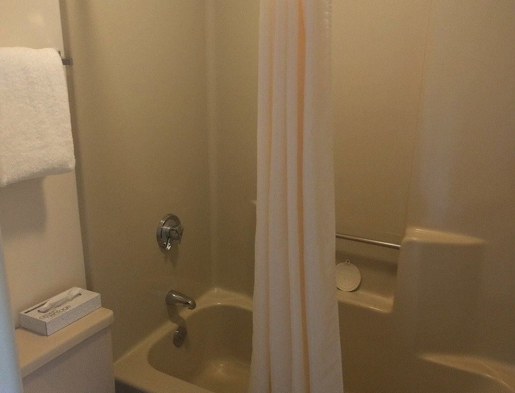 Eagle's Lodge Motel主图