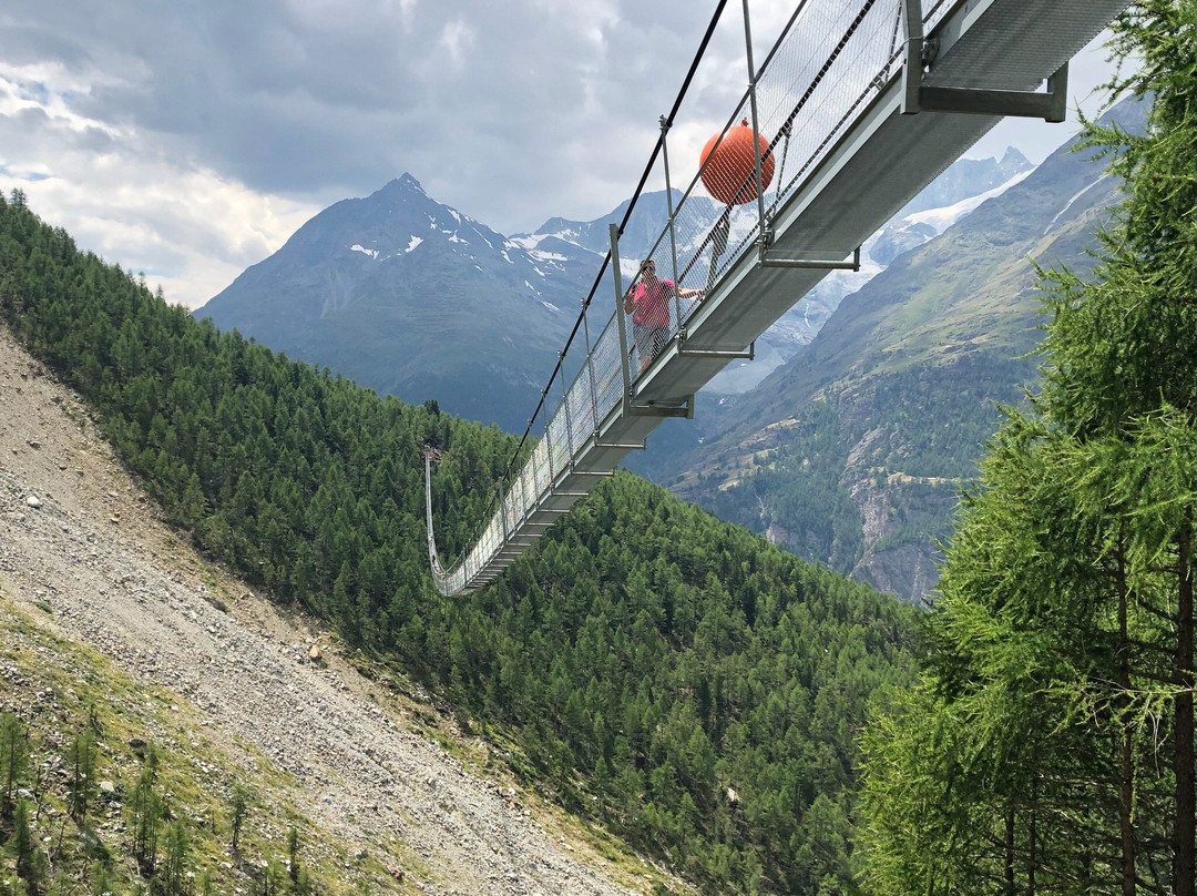 Furi Suspension Bridge-策马特必去景点