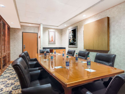 Wingate by Wyndham LaGrange主图