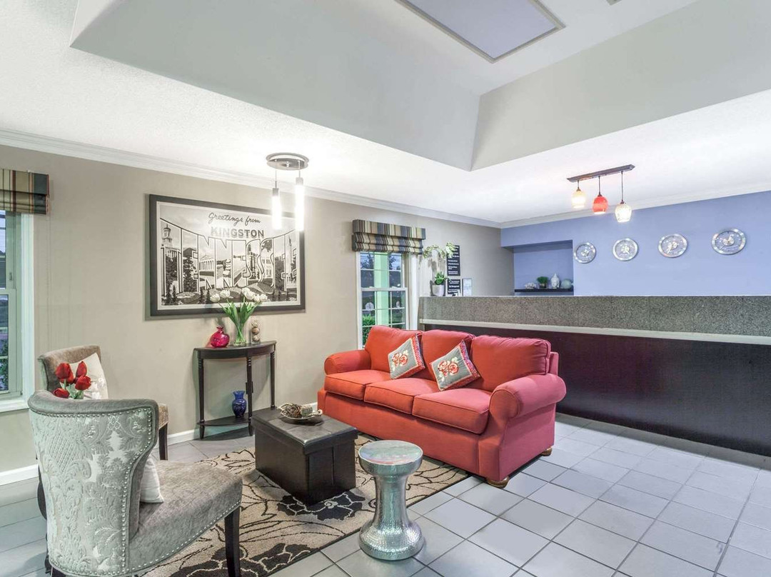 Super 8 by Wyndham Kingston主图