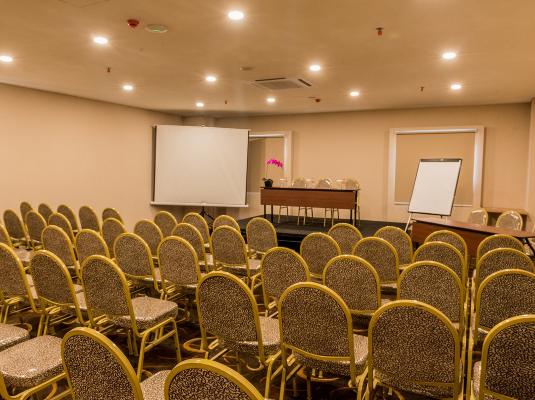 Hotel Namira Syariah Surabaya主图