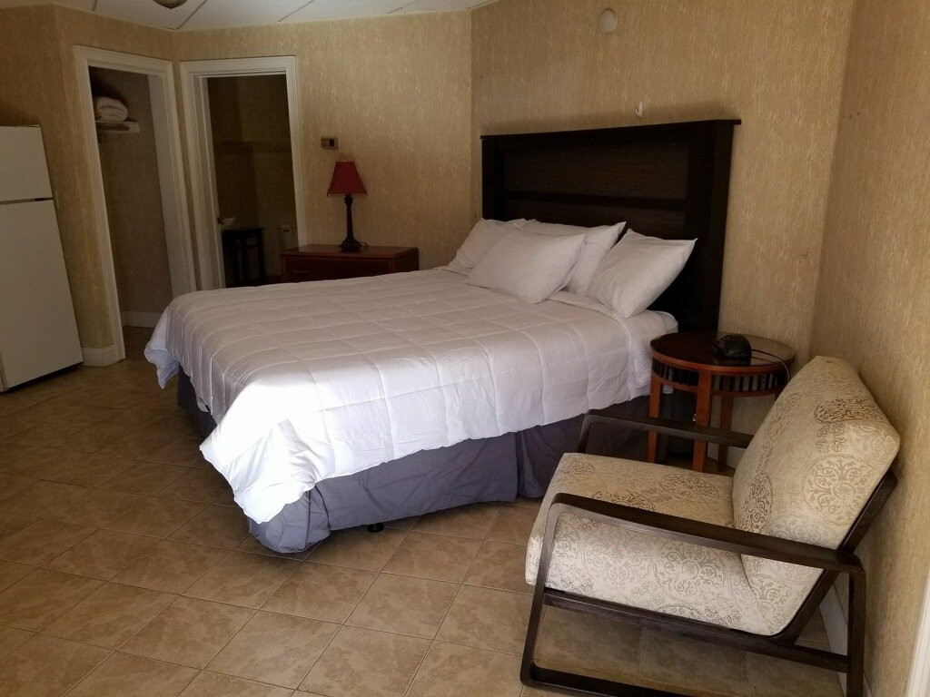 Cedar Park Inn & Whirlpool Suites主图