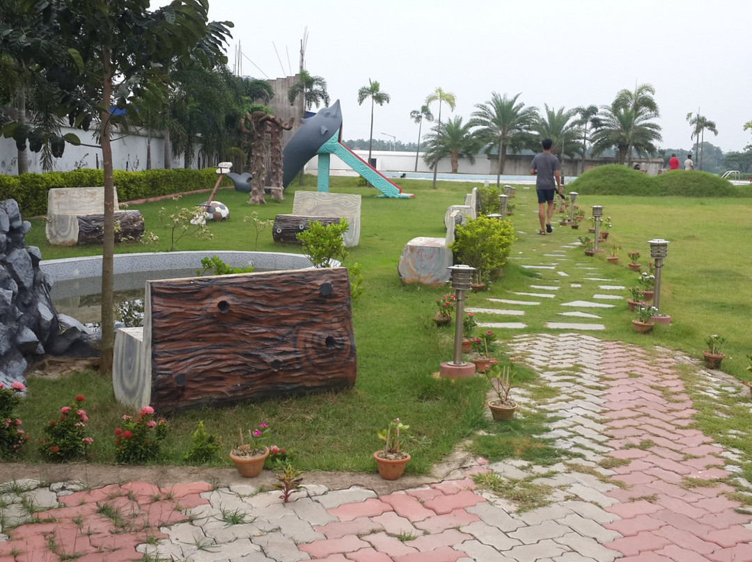 Hotel Girish & Resort主图