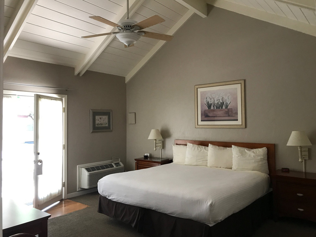 Golden Haven Hot Springs Spa主图