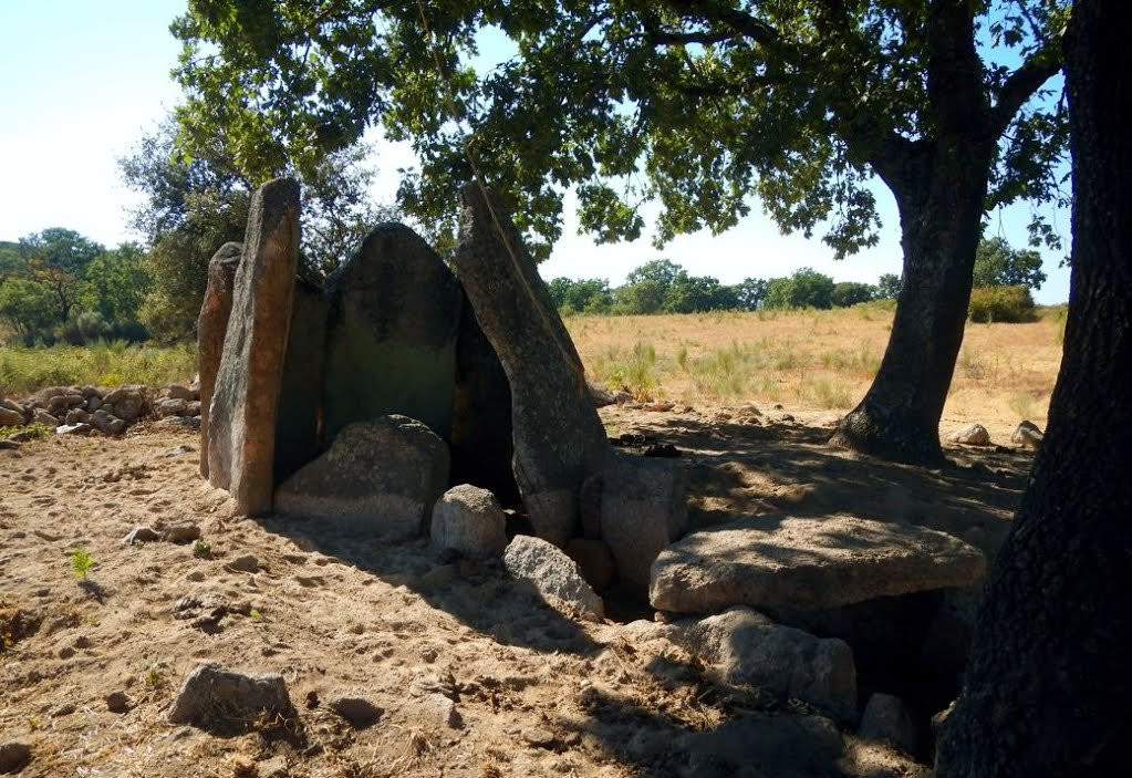 Meada旅游景点-Anta dos Currais do Galhordas