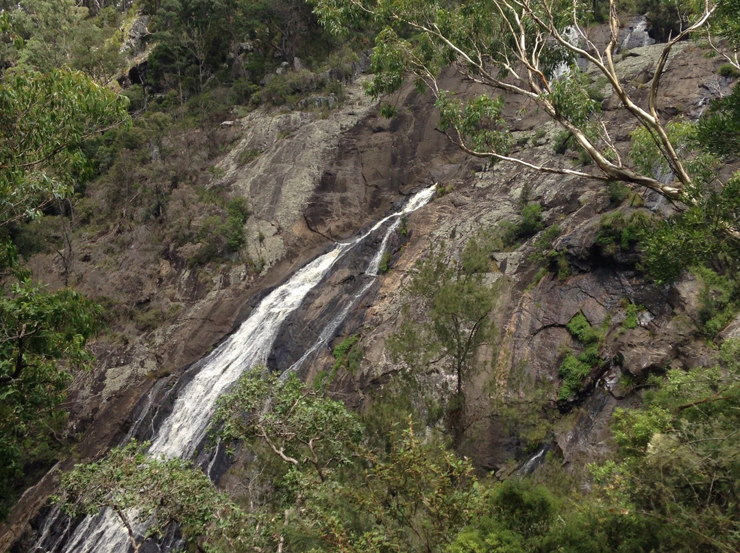 Tabulam旅游景点-Undercliffe Falls