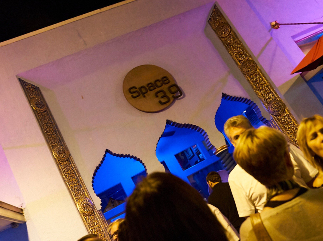 Space 39 Art Bar & Martini Lounge-迈尔斯堡必去景点