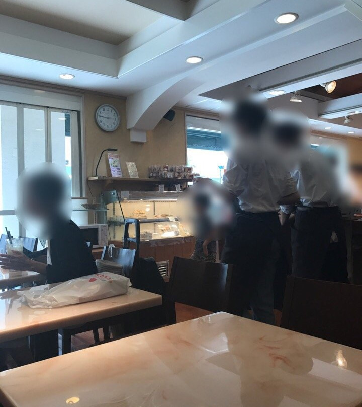 Bakery Cafe Refrain 曽根本店