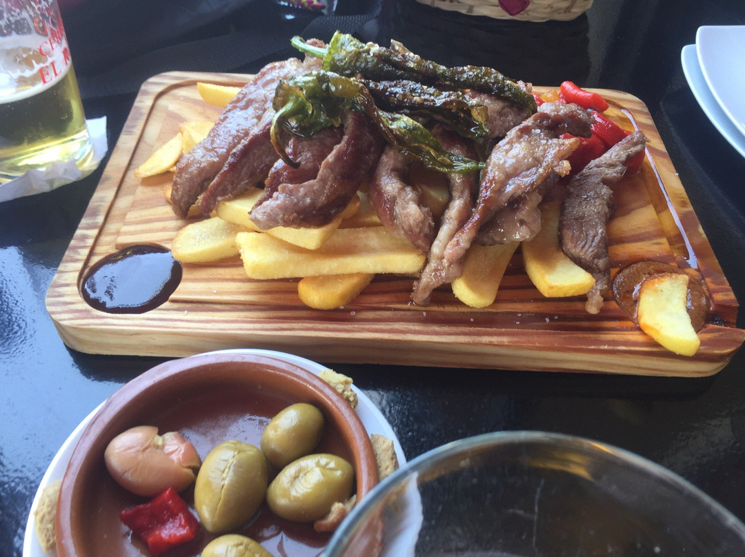 Villanueva de San Juan餐馆和美食-Meson El Puente