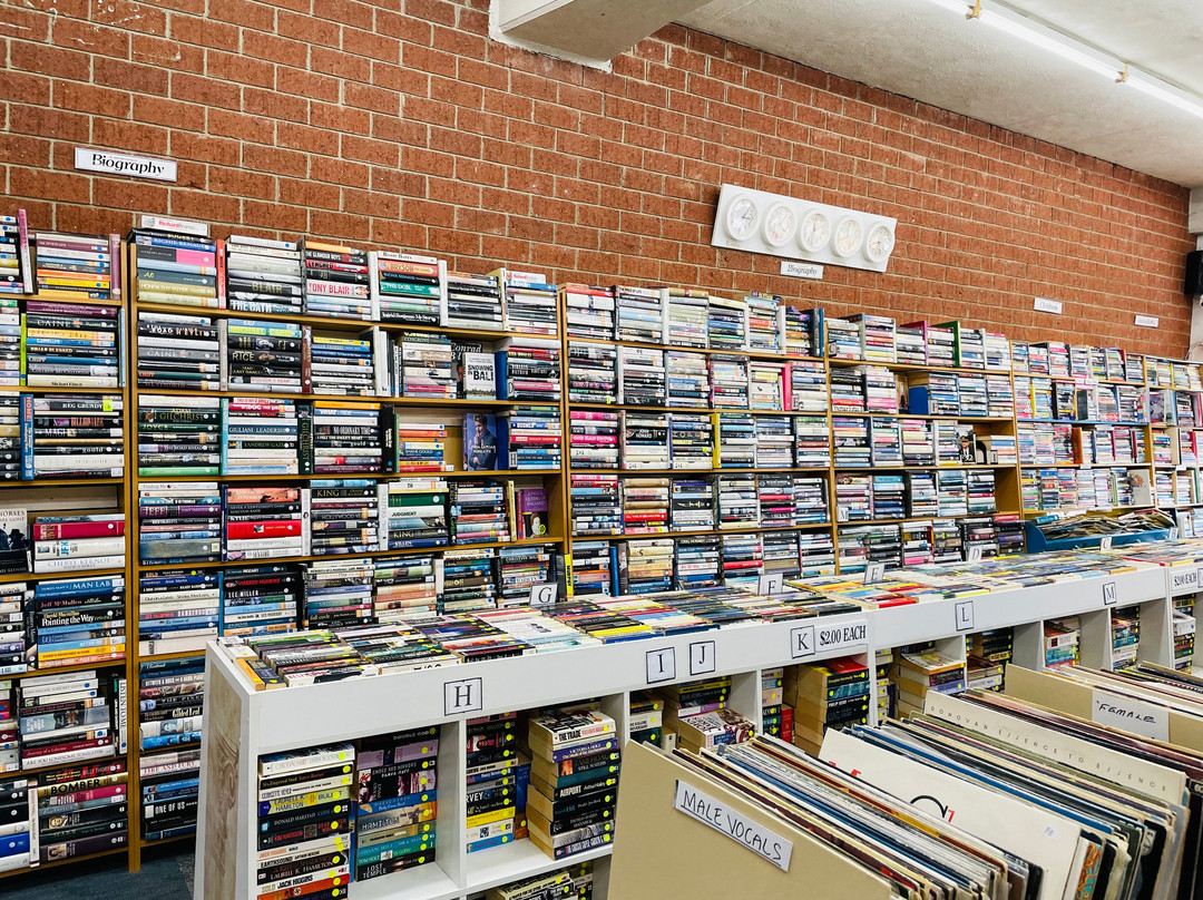 Friends Of The Library Inc. Bookshop景点图片