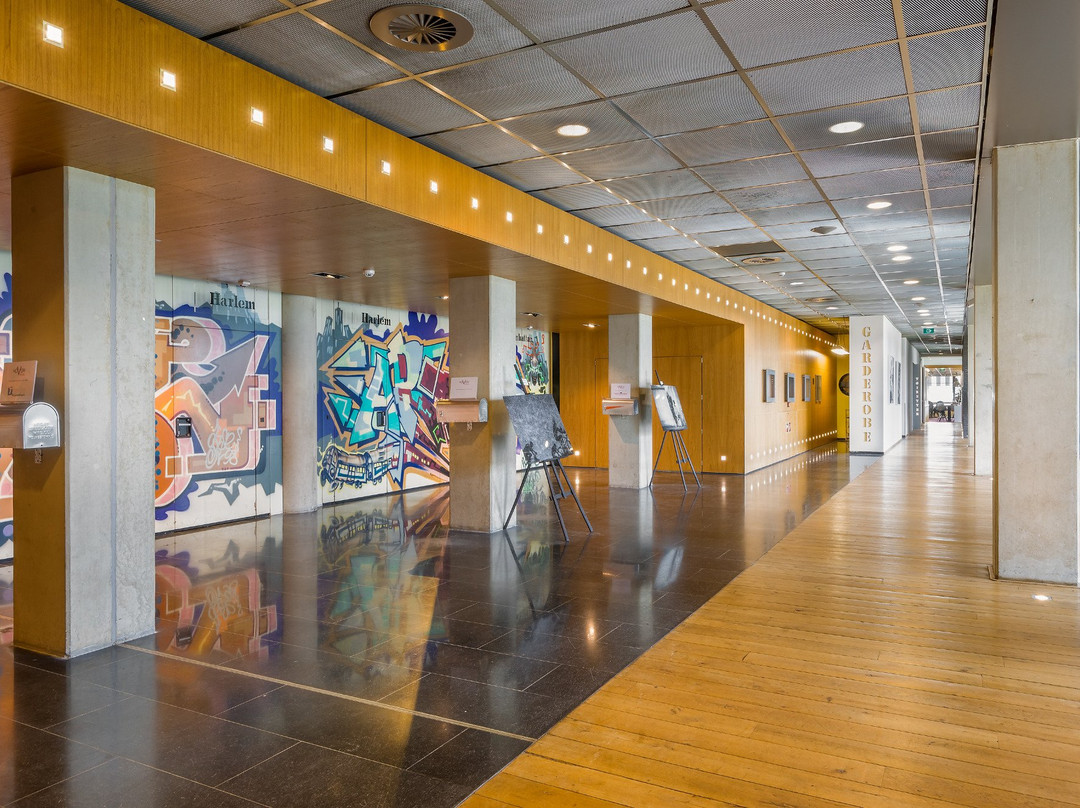 金色郁金香酒店