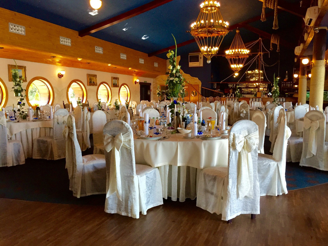 Siewierz酒店住宿-Shuma Hotel