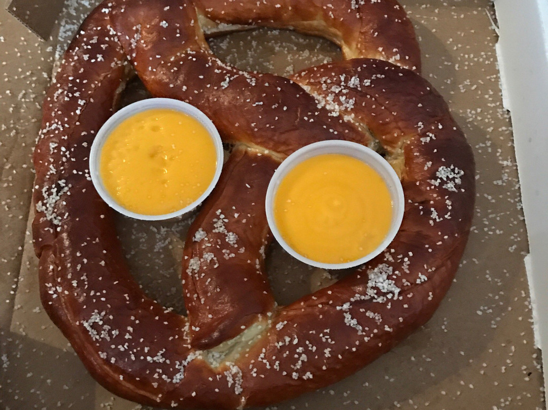 沃伦餐馆和美食-Kuhnhenn Brewing