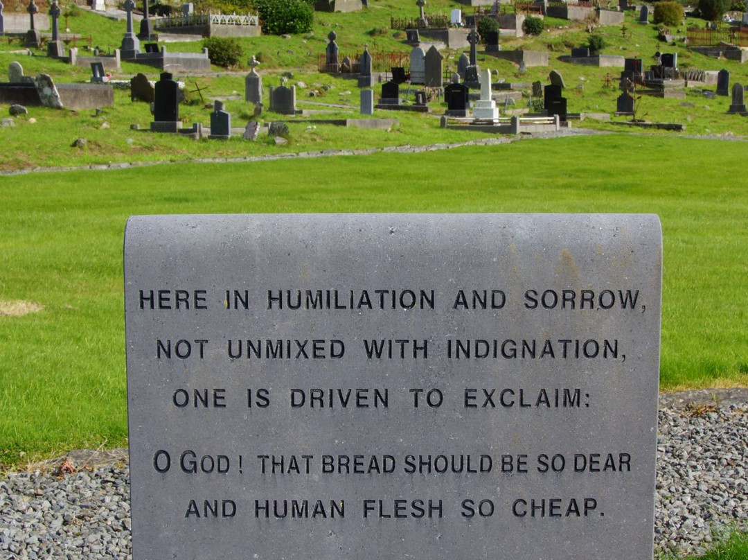 Abbeystrewry Graveyard景点图片