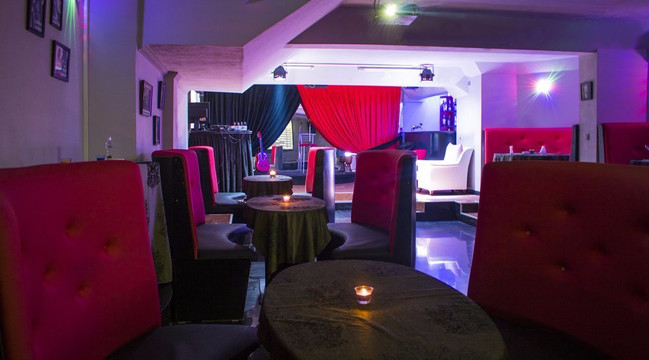 Karaoke Club Caruso-巴统必去景点