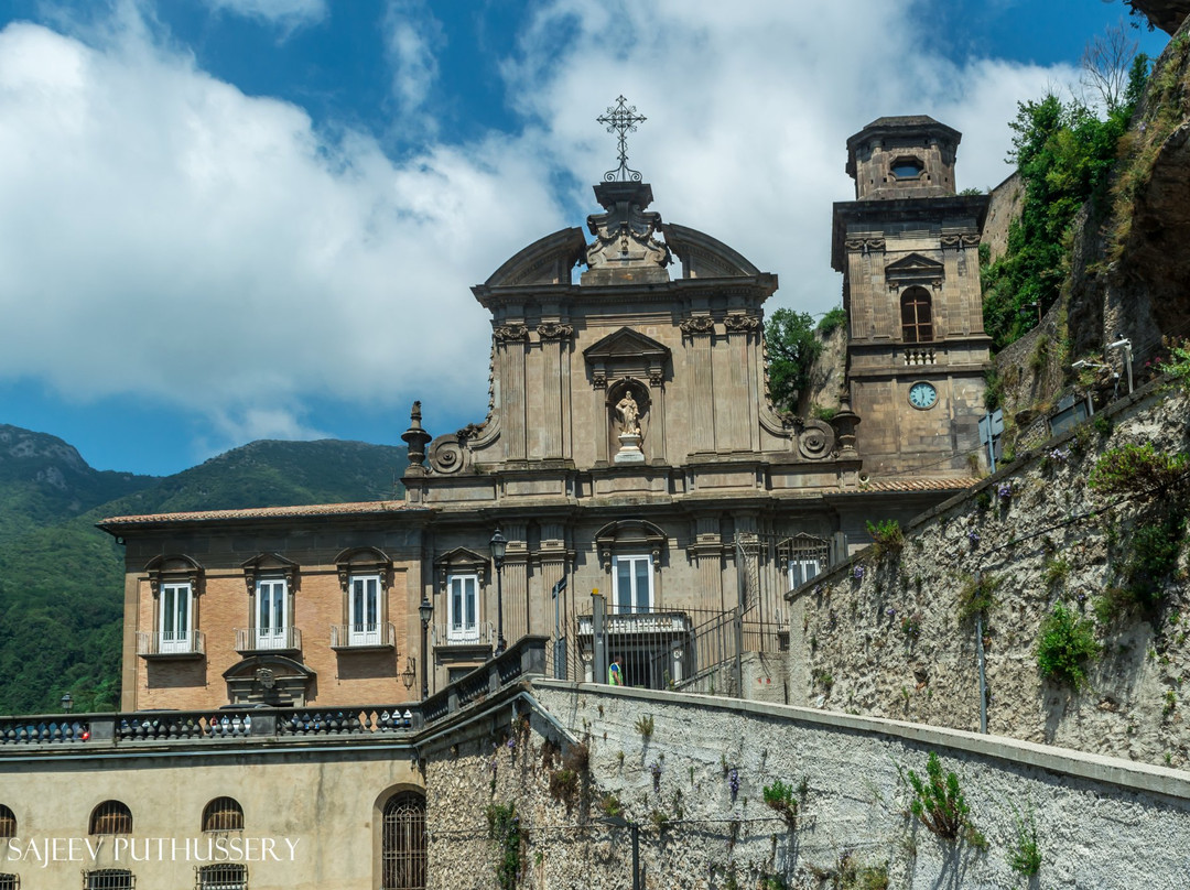 Badia della Santissima Trinita'景点图片