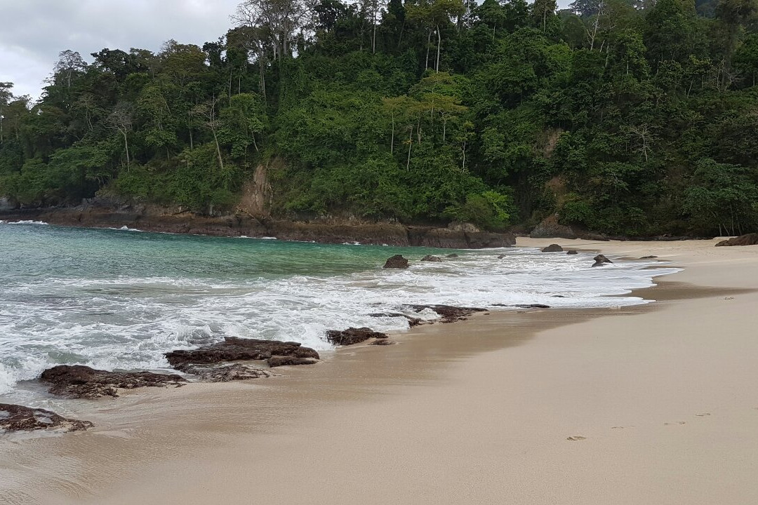 Teluk Hijau Beach-巴纽旺宣必去景点