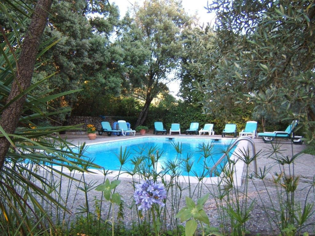 Cotignac酒店住宿-Le Gîte de La Radassiere