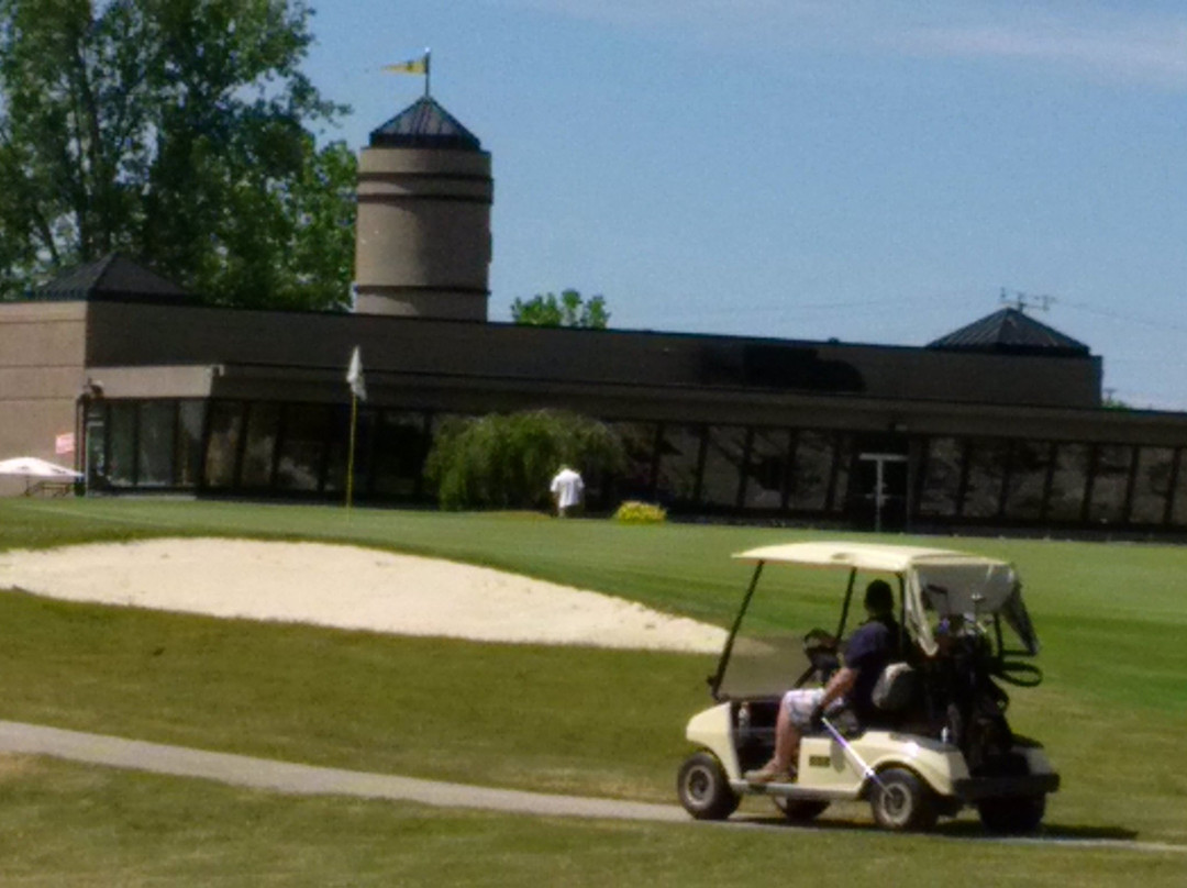 Fox Glen Golf Club-阿默斯特堡必去景点