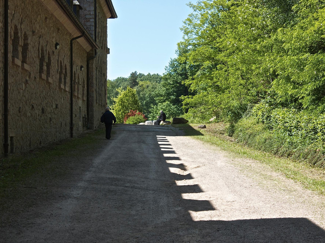 Abbaye Sainte-Marie de la Pierre-qui-Vire-Saint Leger Vauban必去景点
