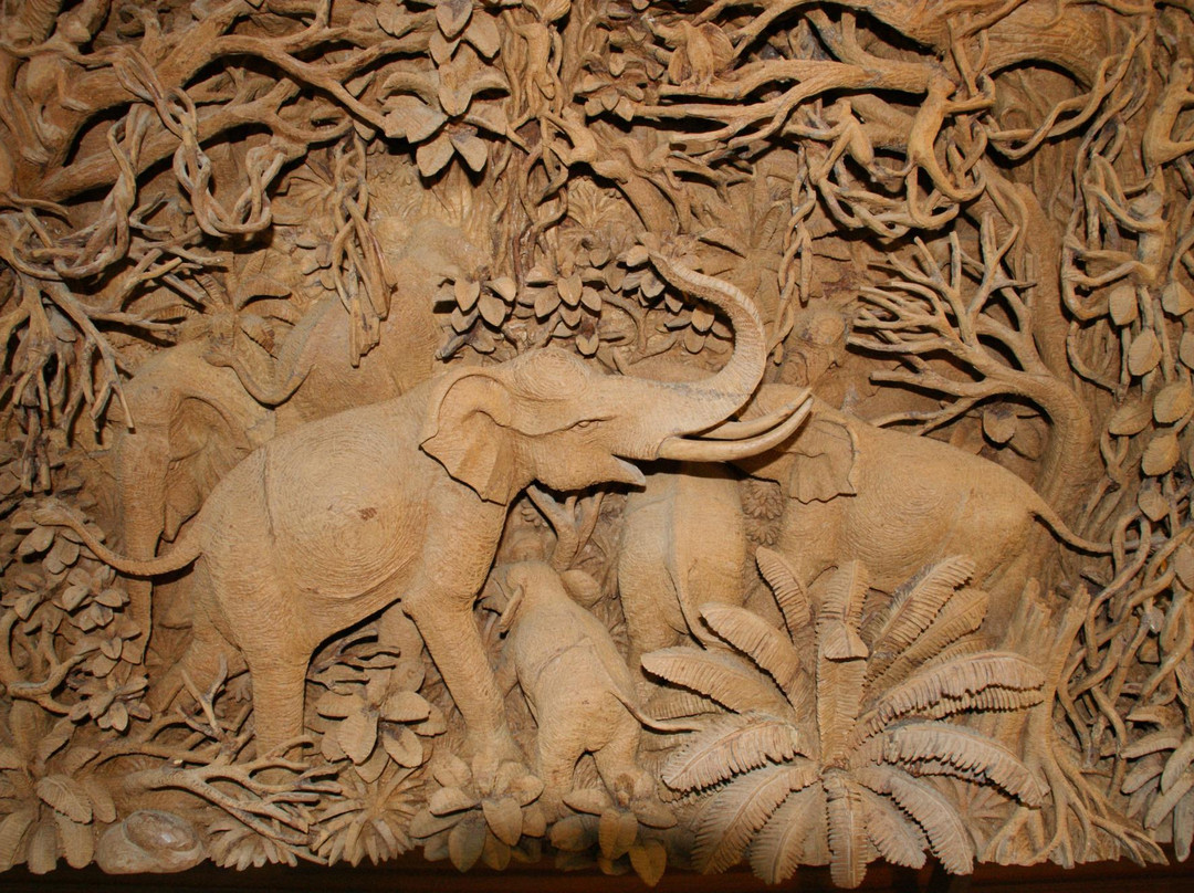 Carved Woods Factory景点图片