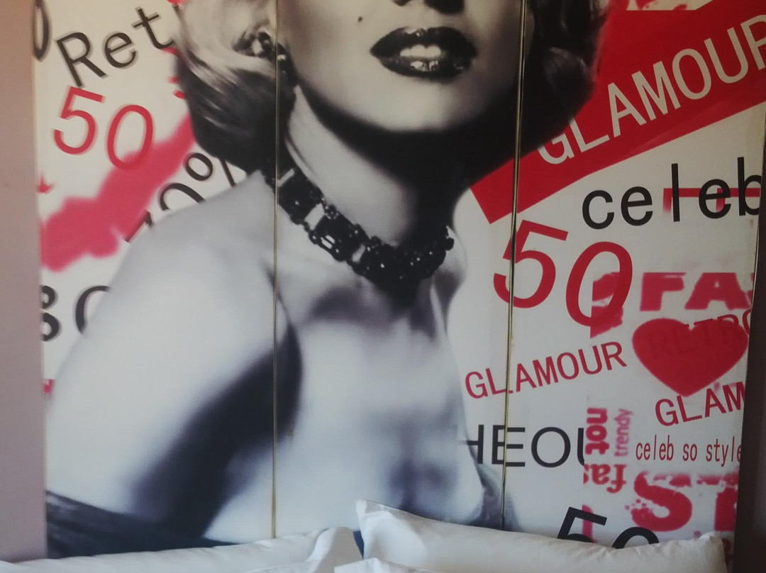 Karin's on Main主图