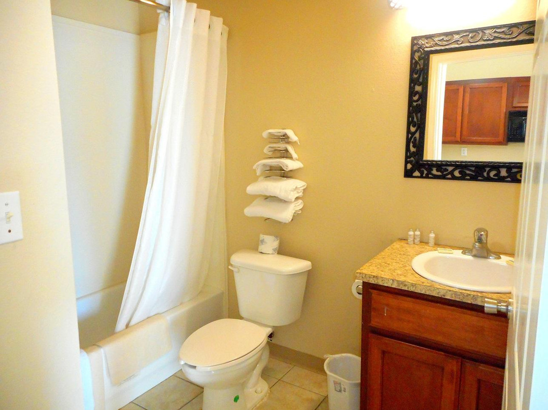 Crossroads Inn & Suites主图