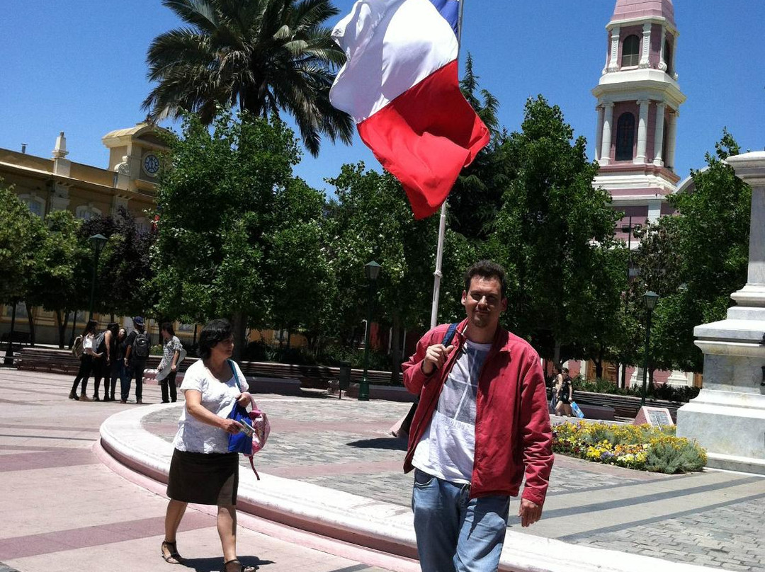 Plaza de los Heroes景点图片