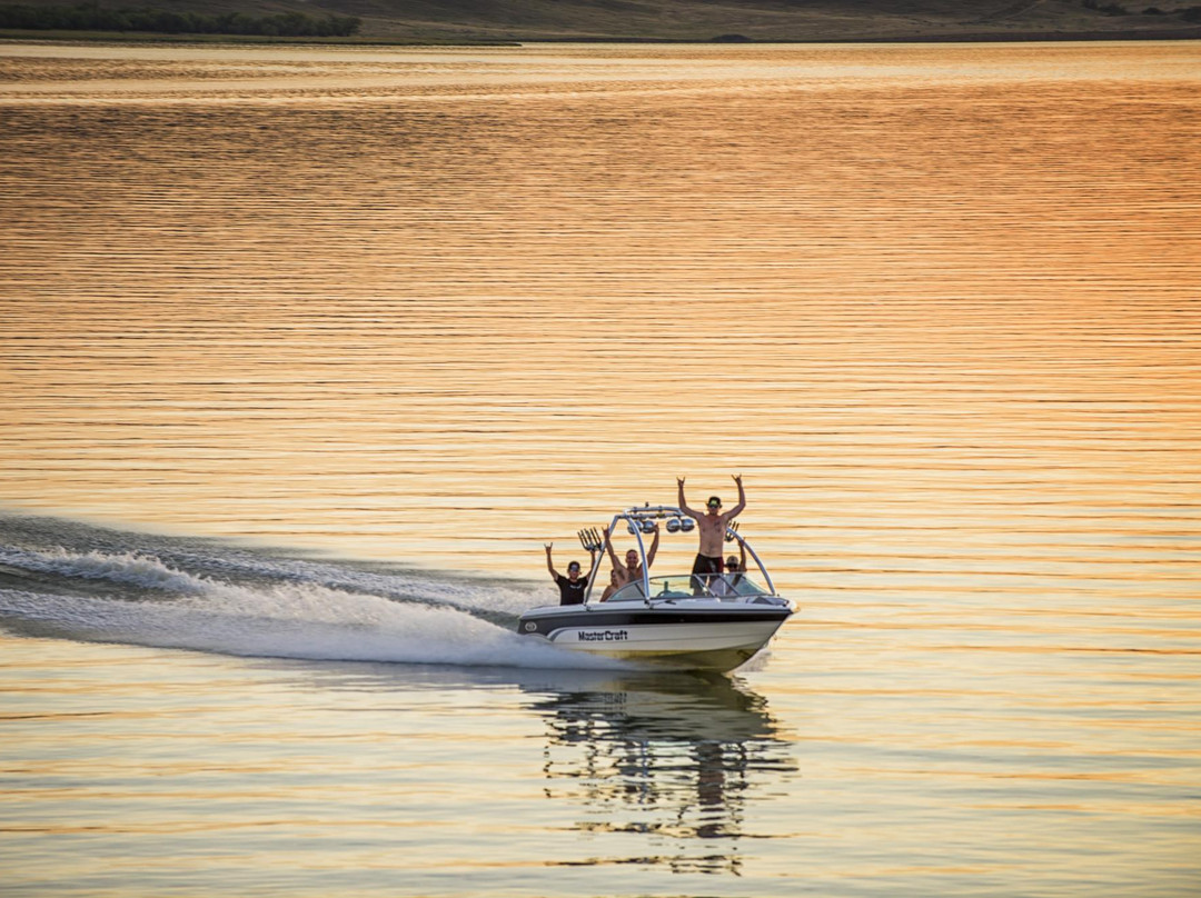 Lake Diefenbaker Tourism-Outlook必去景点
