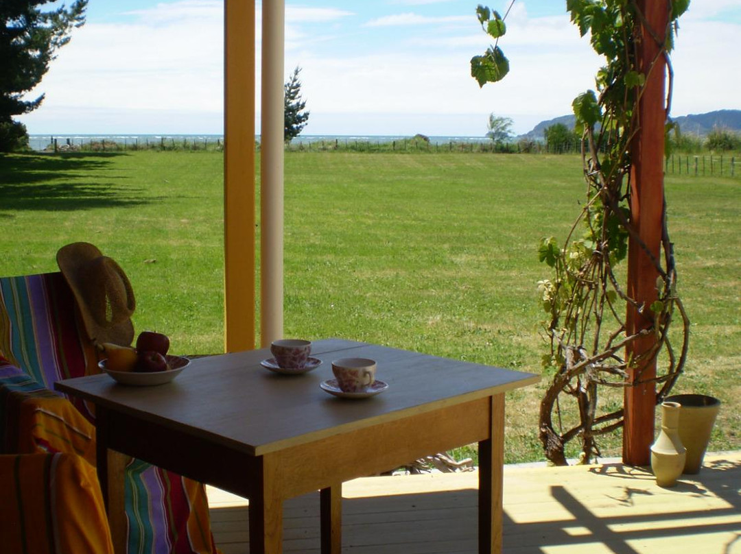 Beach Break Golden Bay主图