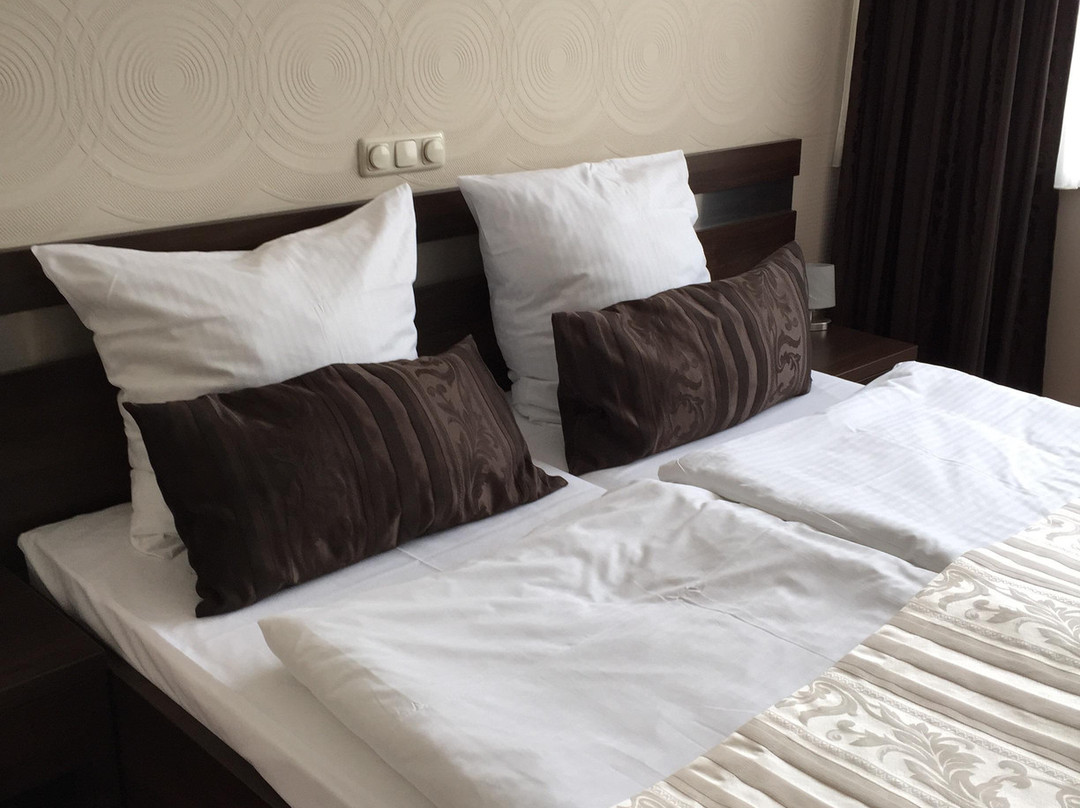 Sande酒店住宿-Home Hotel