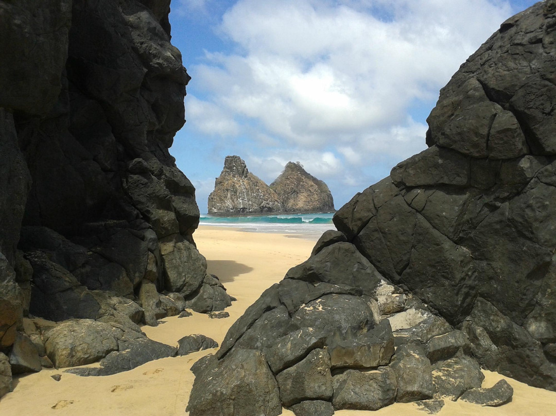Quixabinha Beach-费尔南多-迪诺罗尼亚群岛必去景点