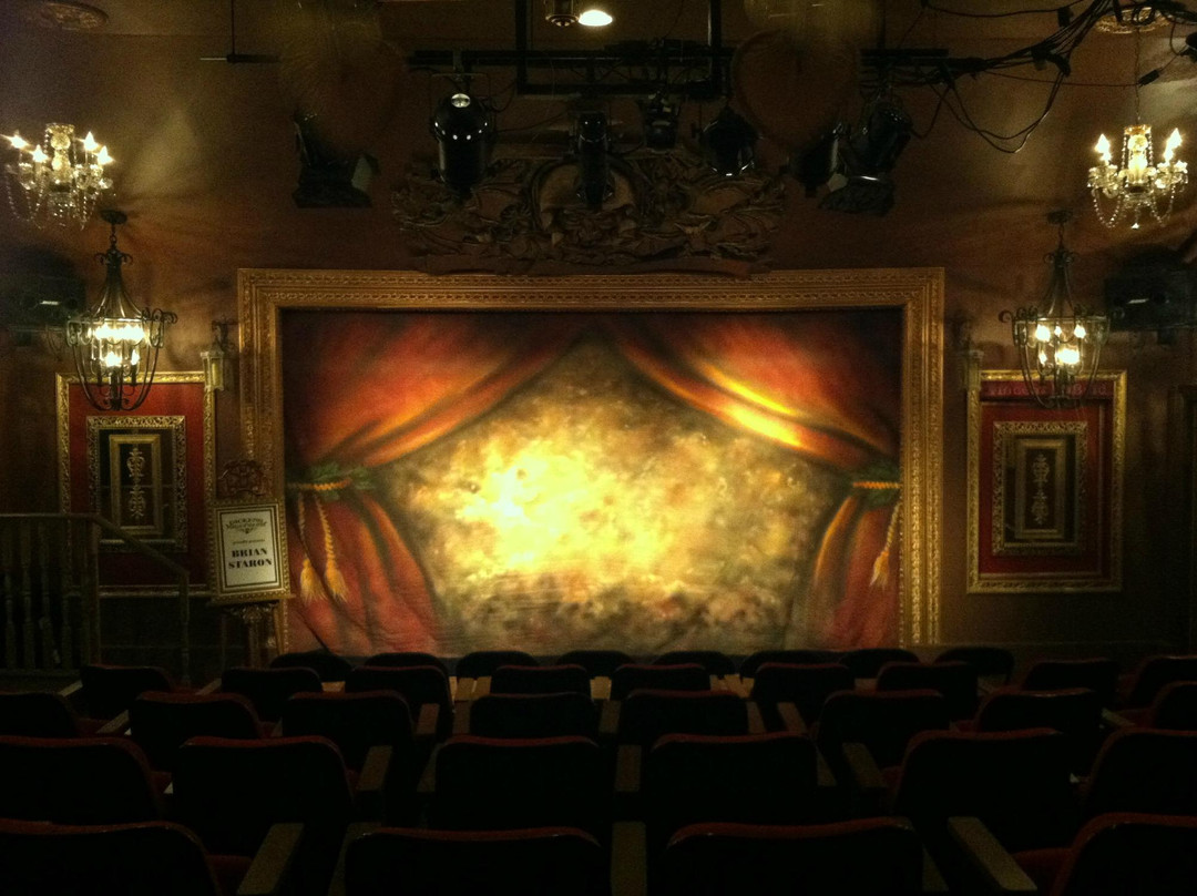 Dickens Parlour Theatre-Millville必去景点