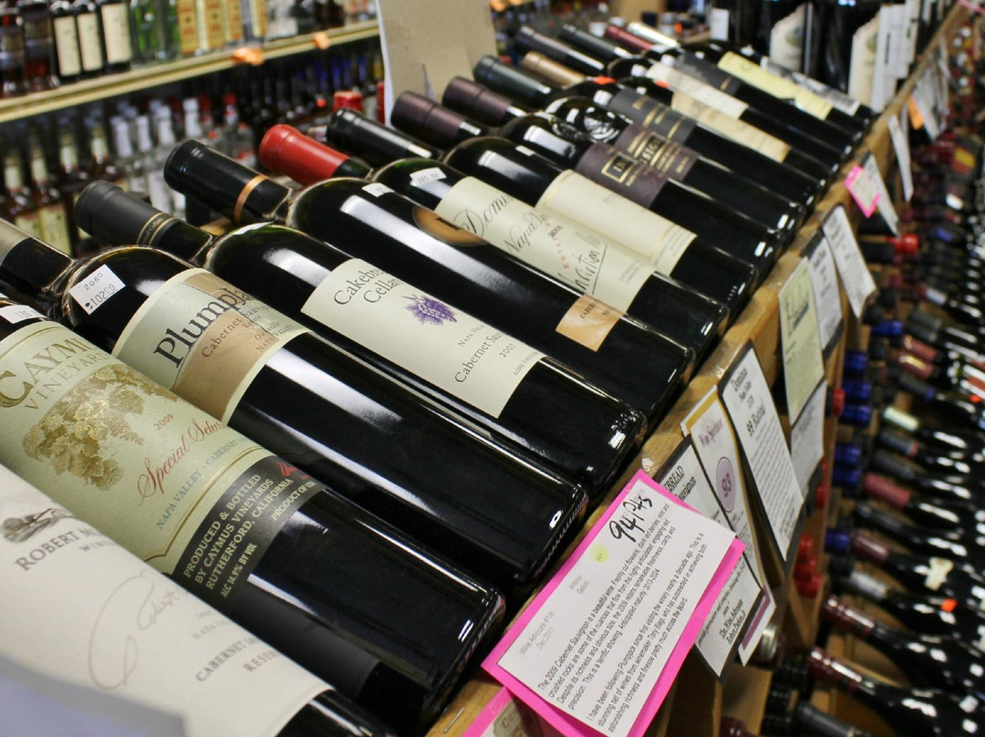 The Wine & Spirit Shoppe-普莱西德湖必去景点