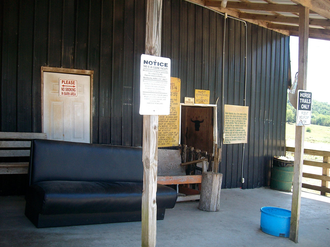 Jesse James Riding Stables-Cave City必去景点