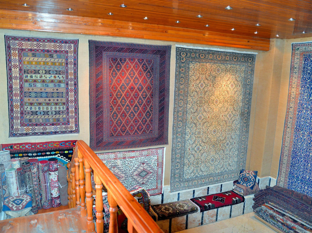 Young and Partners Carpet and Kilim景点图片