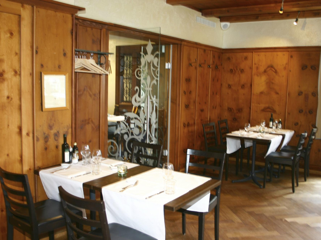 霍尔夫餐馆和美食-Restaurant Waldegg