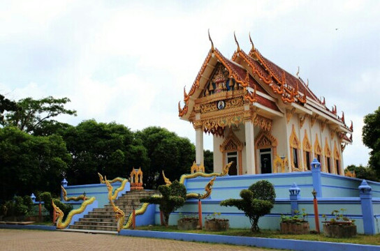 肉身舍利寺-苏梅岛必去景点