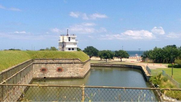 Fort Monroe National Monument-汉普顿必去景点