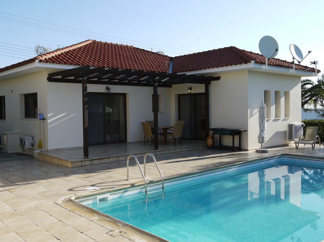Eve Pissouri Villas