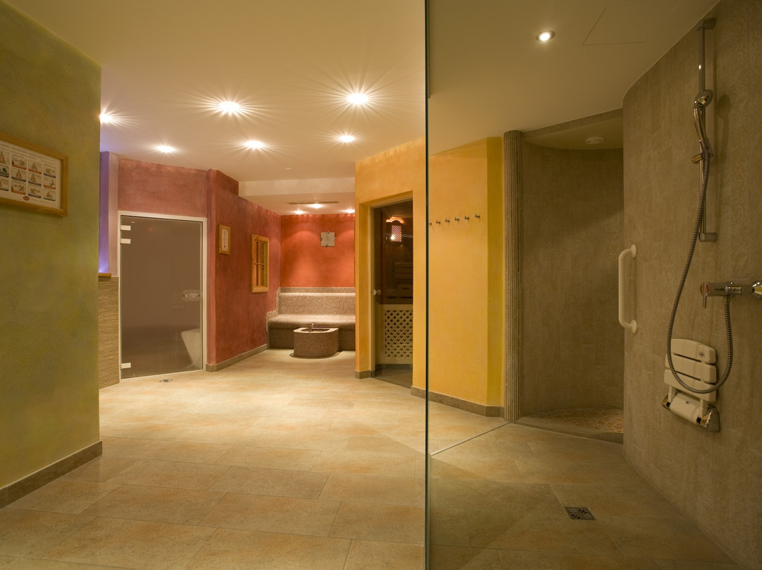 赛莱纳酒店主图