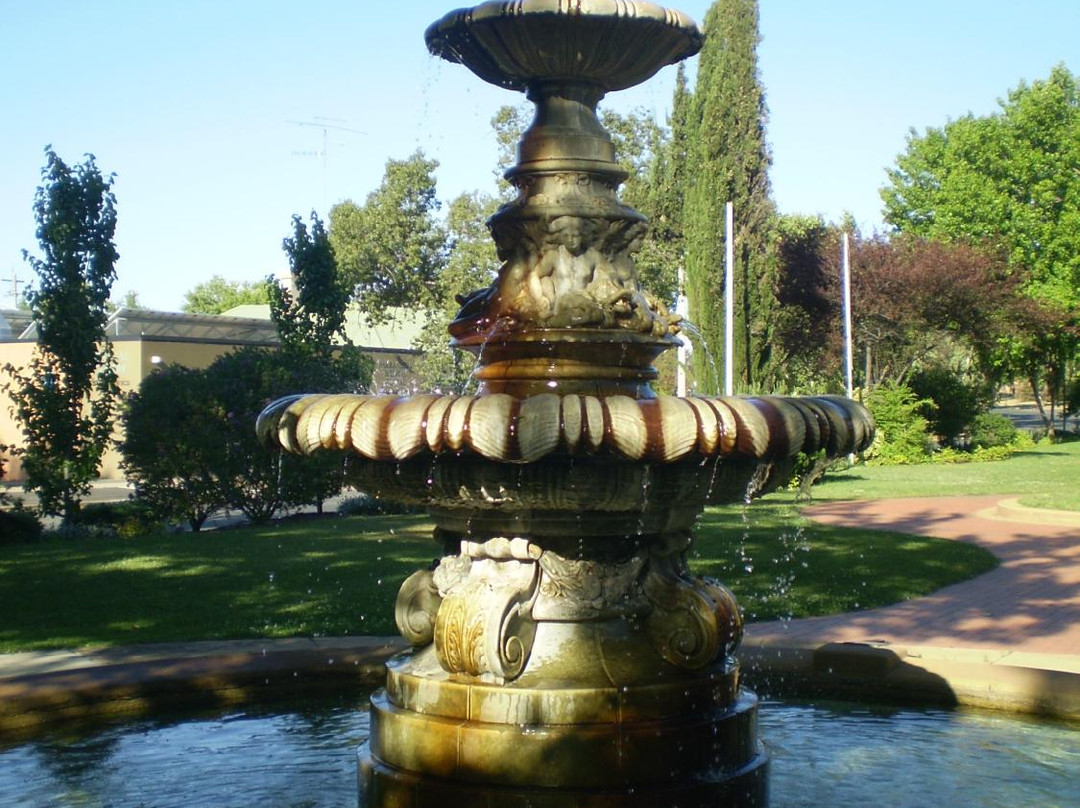 The Royal Doulton Hankinson Memorial Fountain景点图片