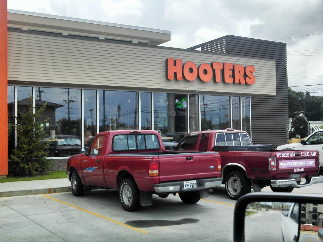 Hooters