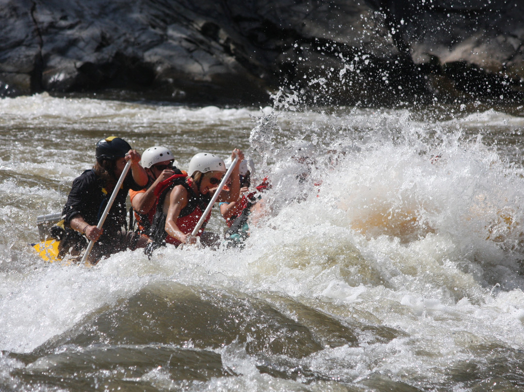 Nantahala Outdoor Center - French Broad River Outpost-Marshall必去景点
