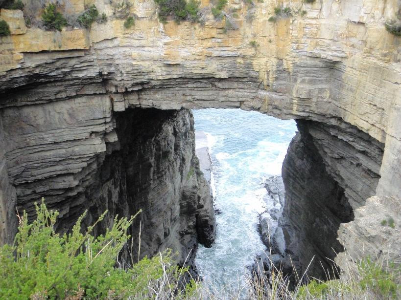 Remarkable Cave-亚瑟港必去景点