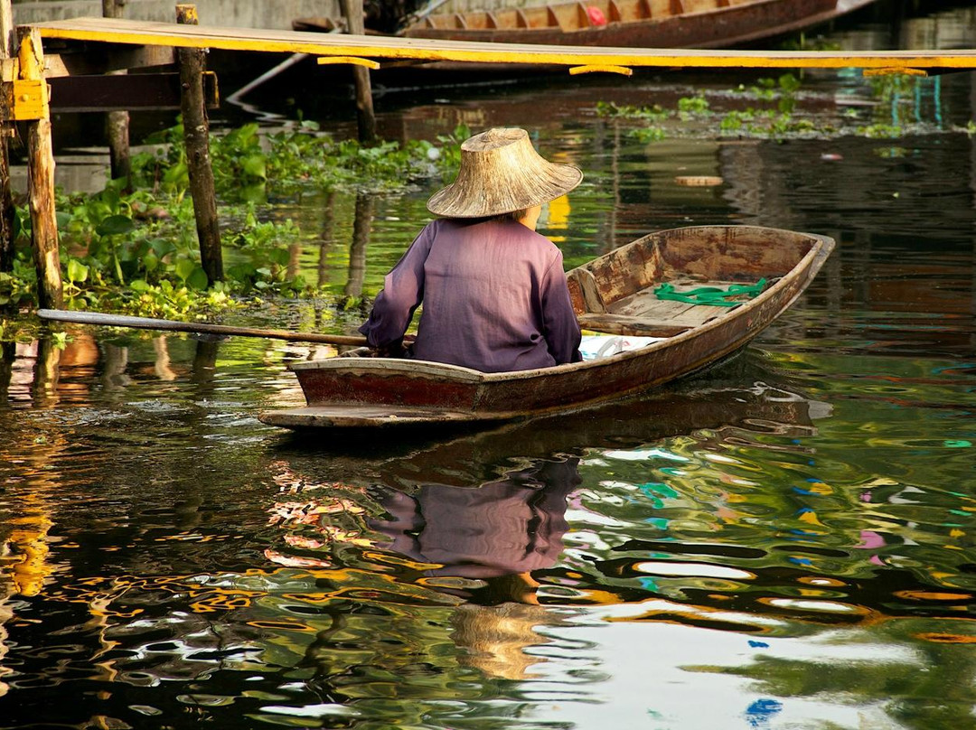 Tha Kha Floating Market景点图片