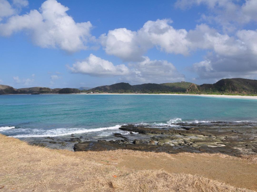 Tanjung Aan Beach-龙目岛必去景点