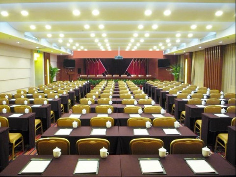 美得乐扬帆大酒店主图