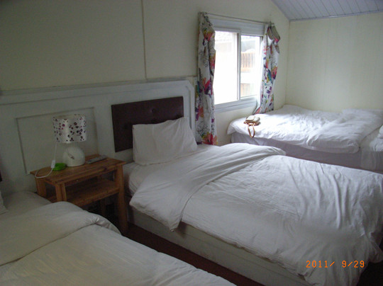 八戒青年旅舍凤凰古城店主图